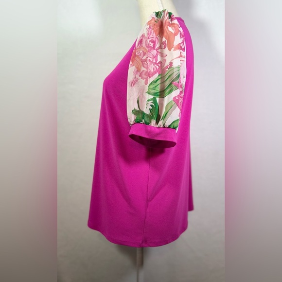 🔥3 for $15🔥CeCe Fuchsia Blouse with Floral Sleeves Women’s Size M - Picture 3 of 8